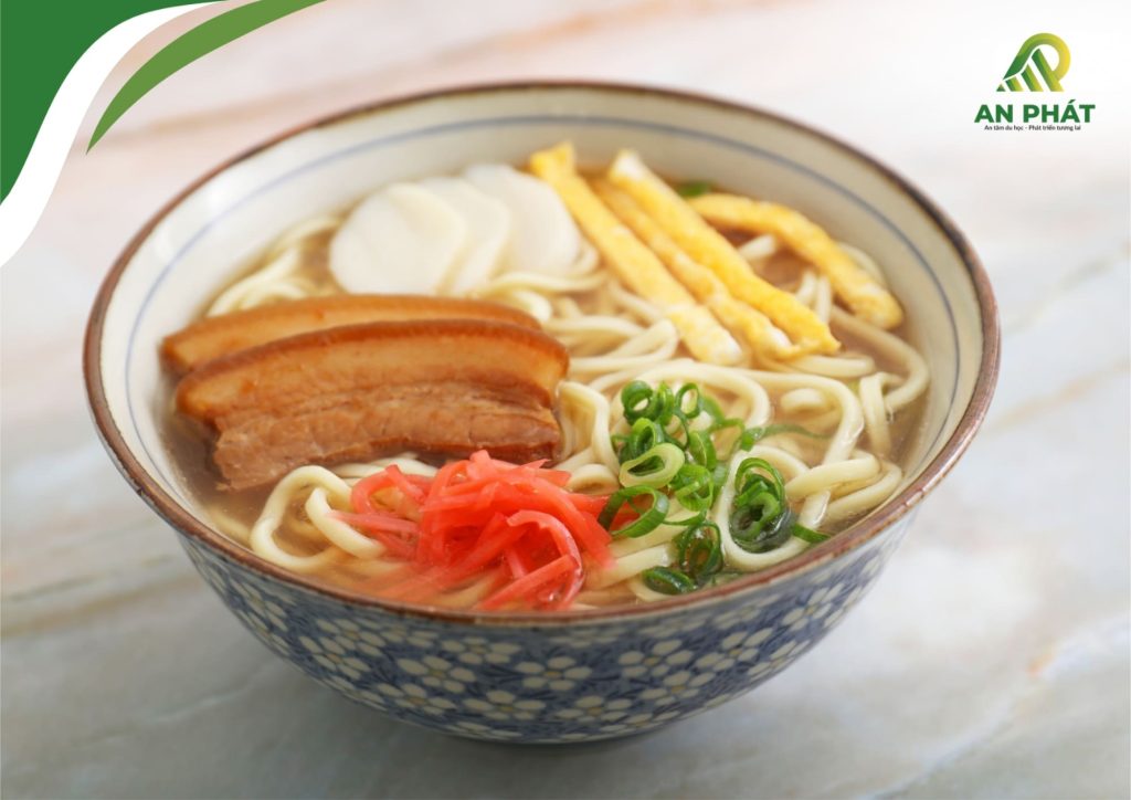 Món ăn tiêu biểu Okinawa Soba của Okinawa